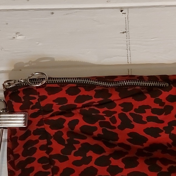 Zara Red and Black Leopard Print Pants/ NWOT/Stretchy/Sz L/Metal Side Zipper - Picture 3 of 7